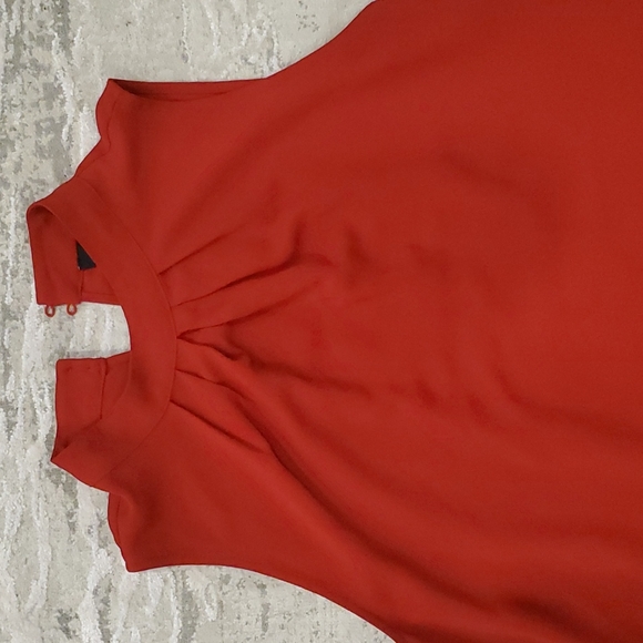 Top - Picture 2 of 5